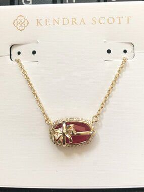 Kendra Scott Elisa Gold Tone Bow Necklace In Burgundy